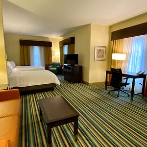 Queen Suite Two Queen Beds Sofa Bed Extra Floor Space